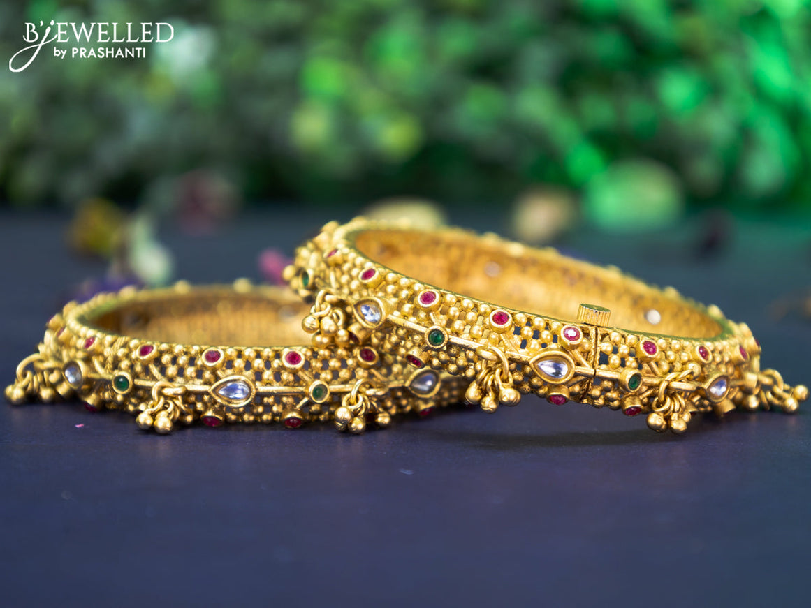 Antique screw type bangle with kemp & cz stones and golden beads