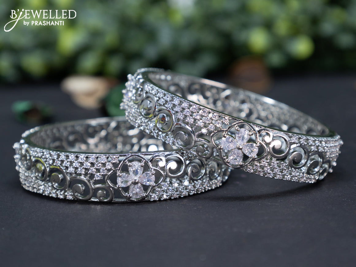 Zircon bangle with cz stones