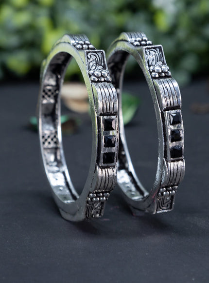 Oxidised bangle with black stones