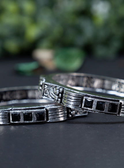 Oxidised bangle with black stones