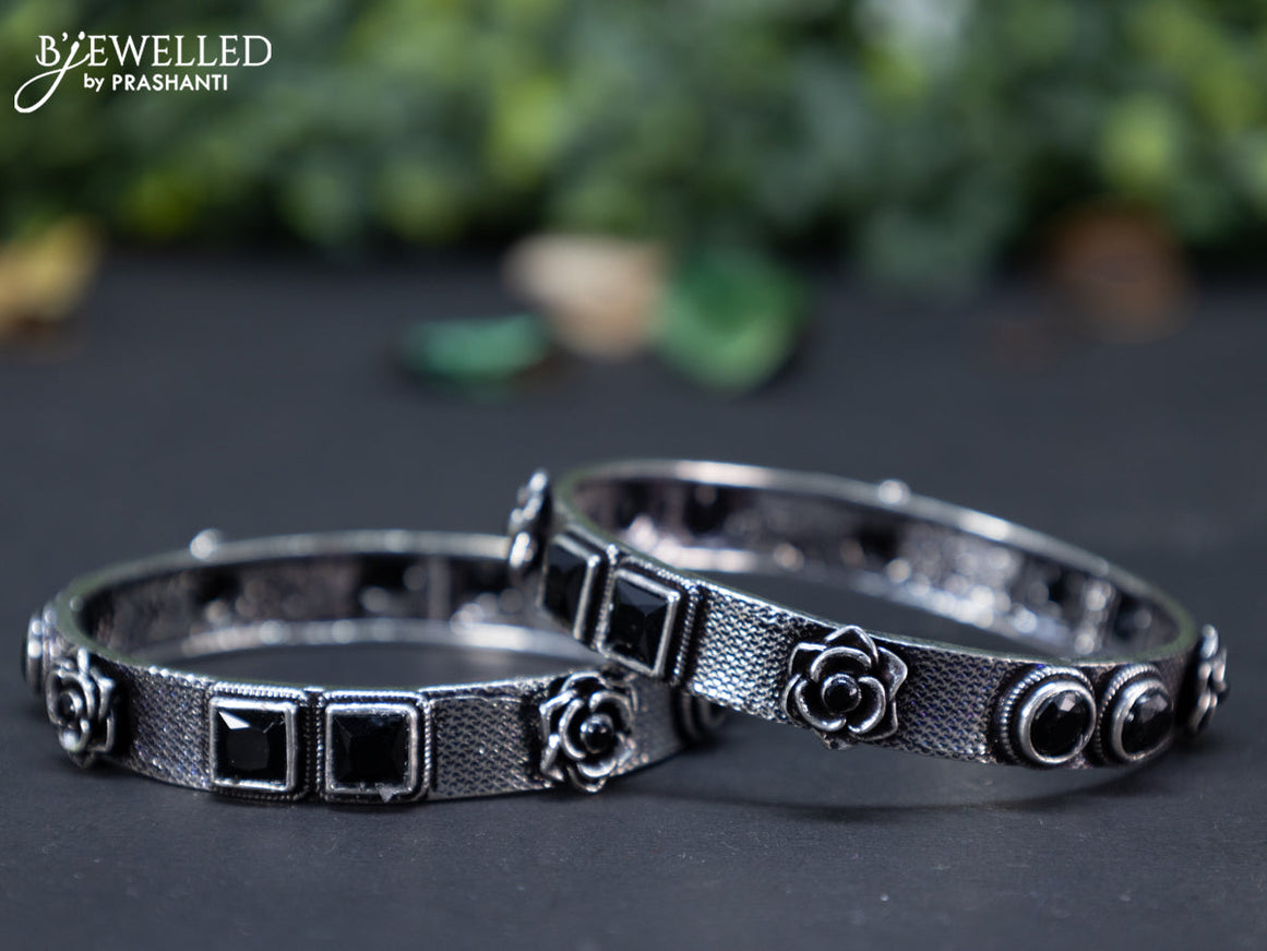 Oxidised bangle with black stones