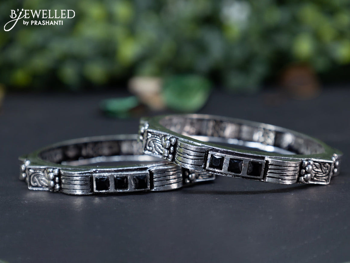 Oxidised bangle with black stones