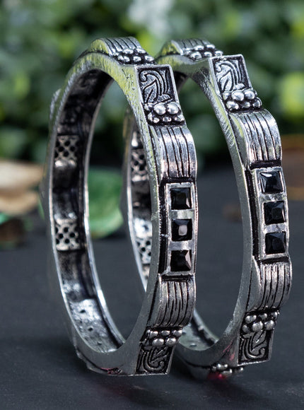 Oxidised bangle with black stones