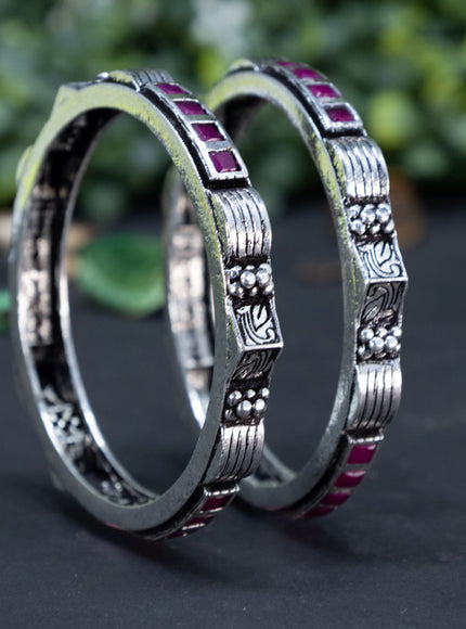 Oxidised bangle with ruby stones