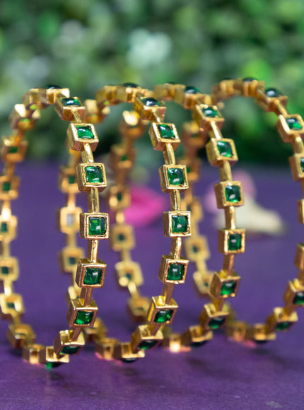 Antique bangle with emerald stones