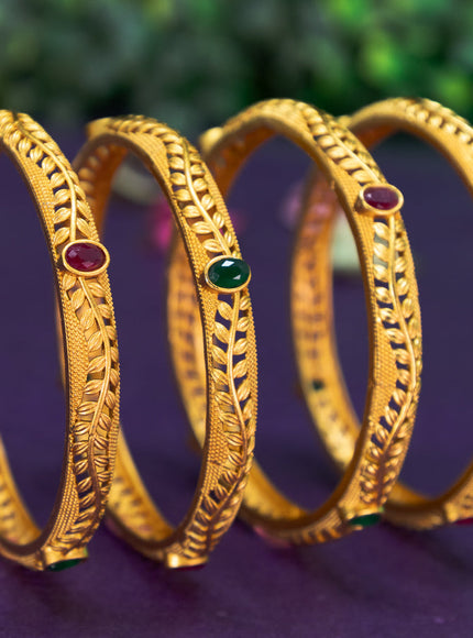 Antique bangle with kemp stones