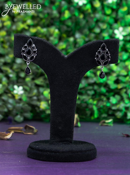 Oxidised earring with black stones and hanging