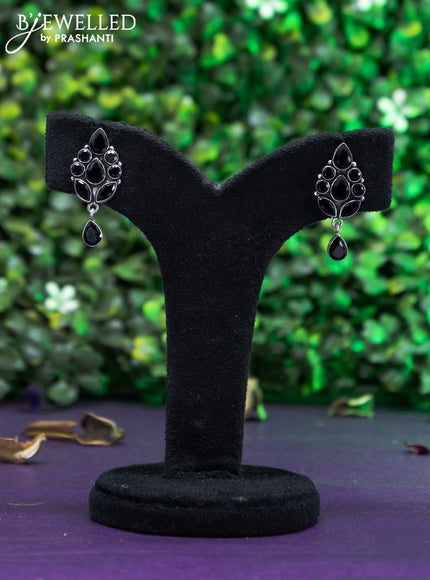 Oxidised earring with black stones and hanging