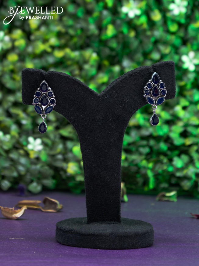 Oxidised earring with sapphire stones and hanging