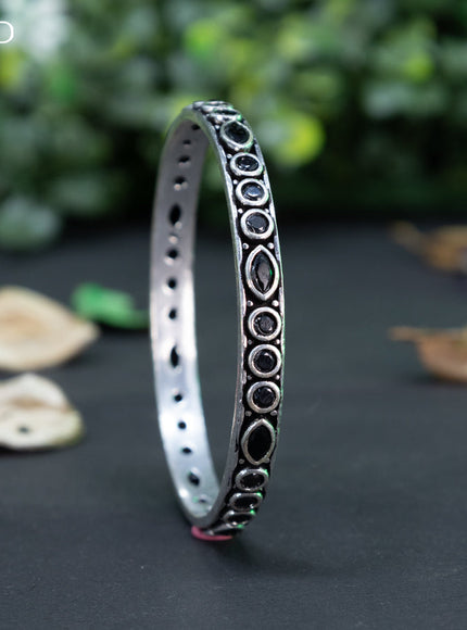 Oxidised bangle with black stones