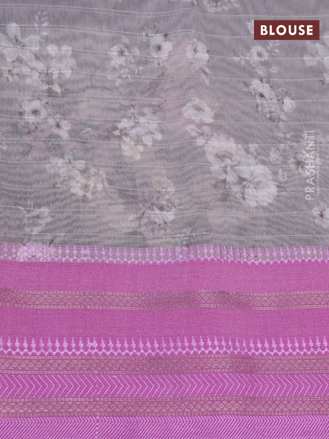 Maheshwari silk cotton saree grey and pink shade with allover floral prints and thread & zari woven border