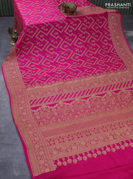 Pure banarasi crepe silk saree pink with allover thread weaves and woven border