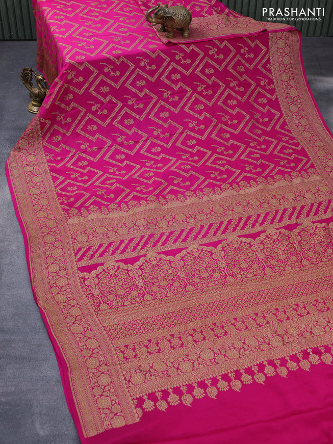 Pure banarasi crepe silk saree pink with allover thread weaves and woven border