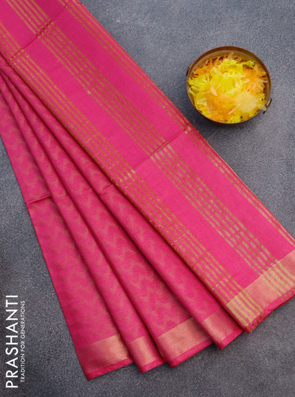 Munga jacquard saree pink with allover zig zag zari weaves and zari woven border