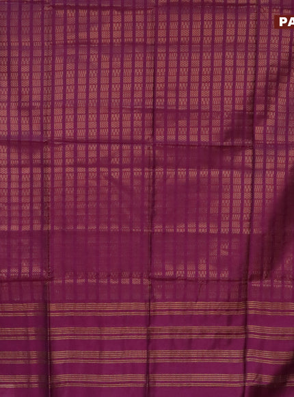 Munga jacquard saree pueple with allover geometric zari weaves and zari woven border