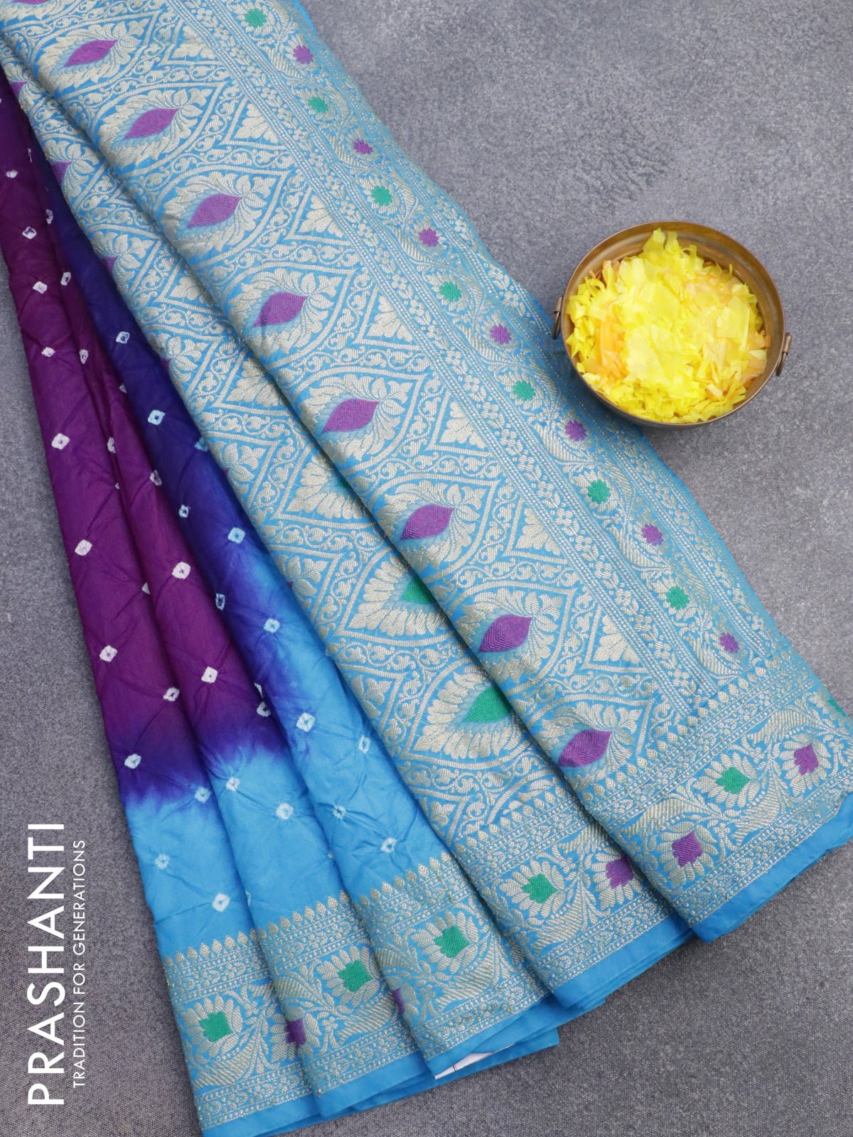 Buy Grey Chinnon Bandhani Saree Online – Vasansi Jaipur