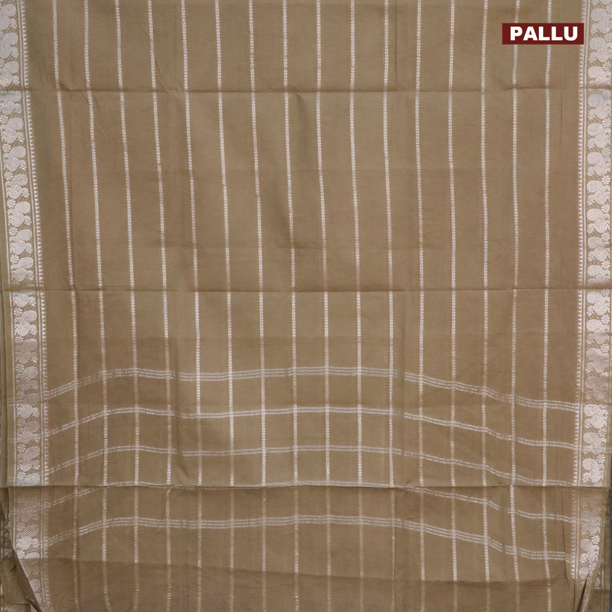 Sungudi cotton saree elaichi green and dark maroon with allover silver zari woven stripes pattern and silver zari woven border with separate blouse