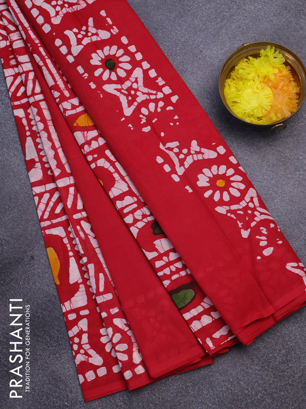 Jaipur cotton saree red and off white with allover batik prints in borderless style