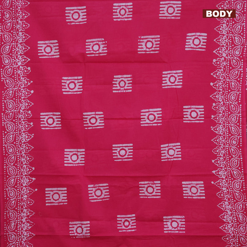 Jaipur cotton saree pink and off white with allover batik prints in borderless style