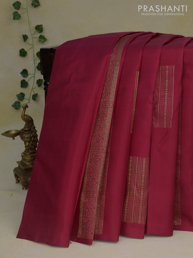 Pure kanchipuram silk saree tomato pink and green with zari woven box type buttas in borderless style