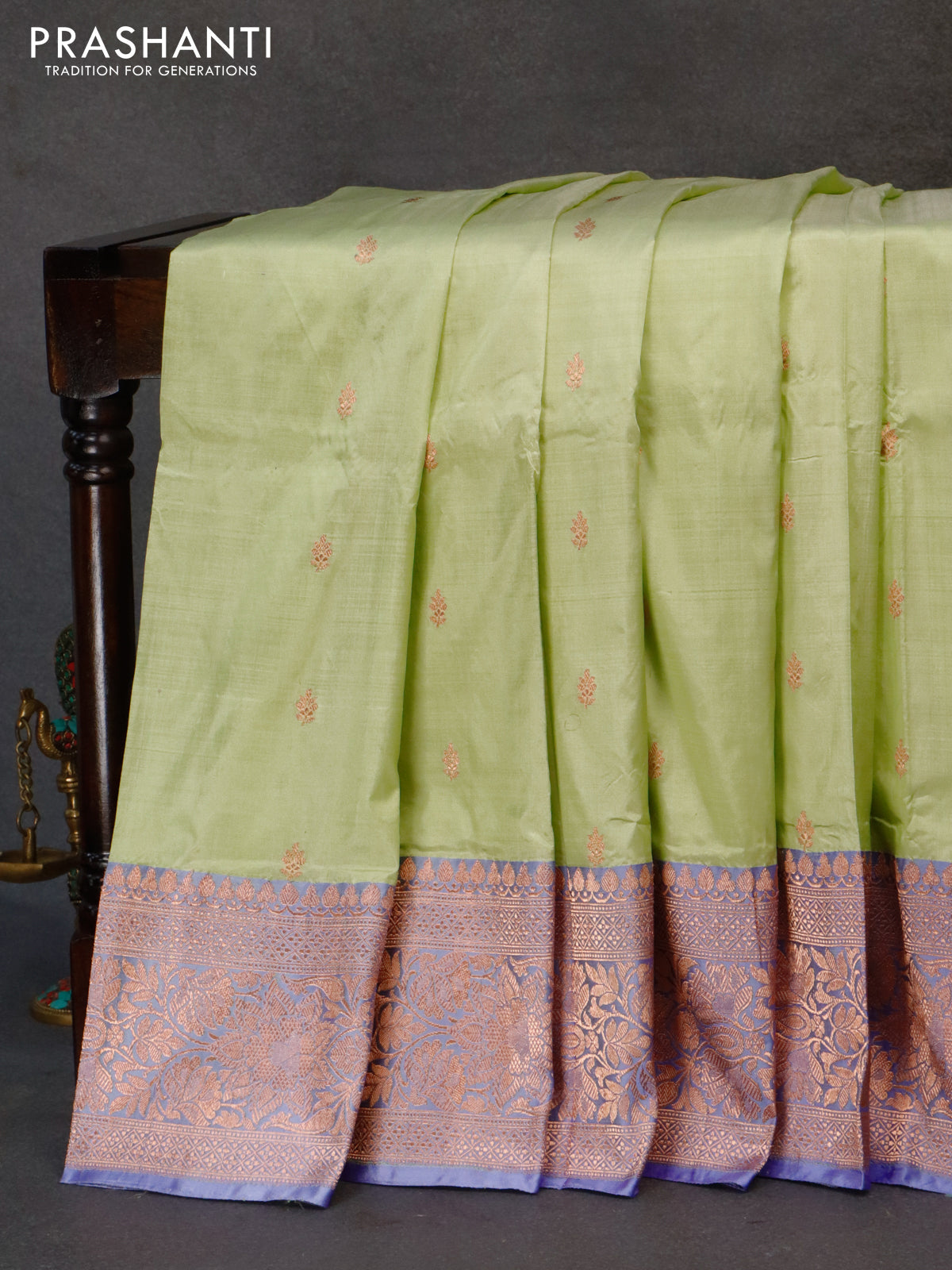 Banarasi Saree in Red and Green : SNEA2299