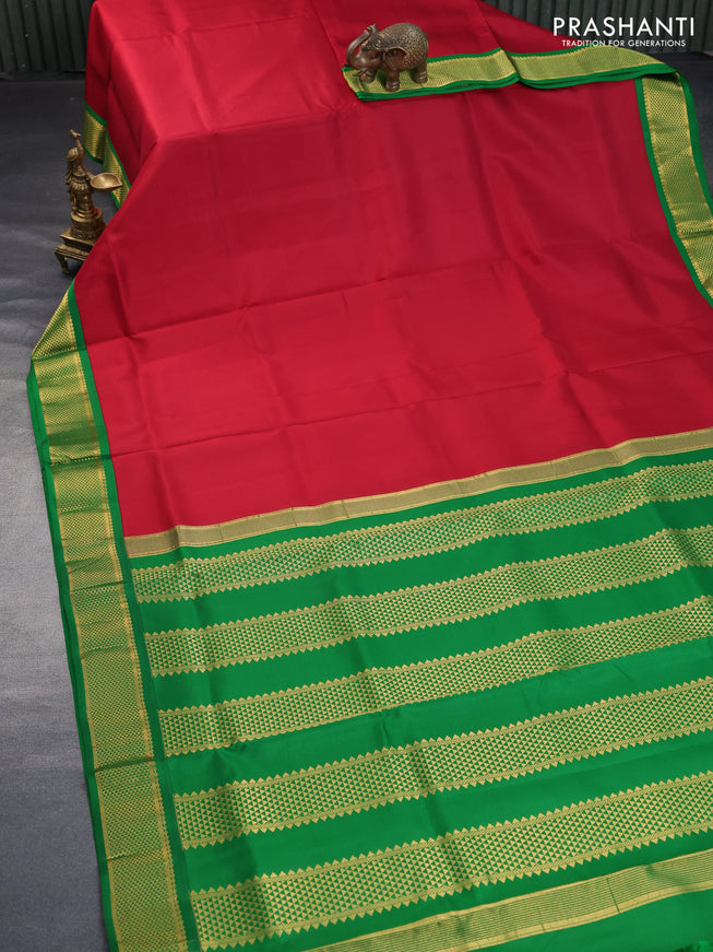 10 Yards silk saree maroon and green with plain body and zari woven korvai border