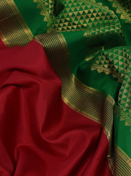 10 Yards silk saree maroon and green with plain body and zari woven korvai border