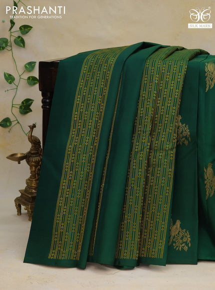 Pure kanchipuram silk saree green and dual shade of pinkish orange with allover thread & zari weaves in borderless style