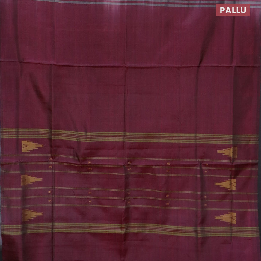 Banana pith saree grey and dark magenta pink with thread woven buttas in borderless style