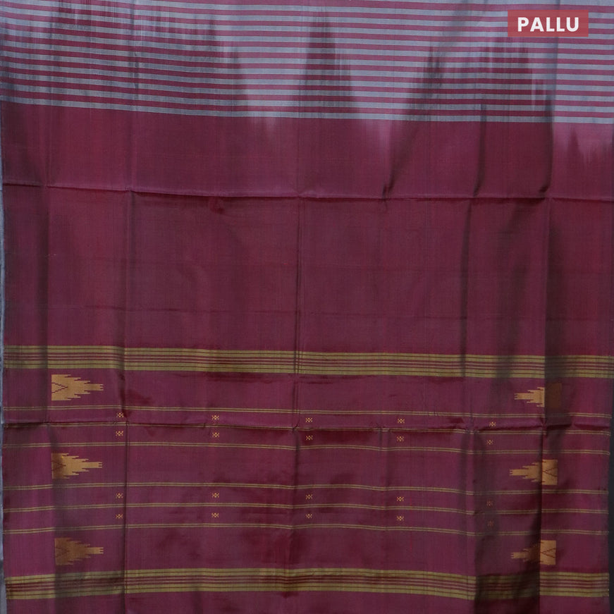 Banana pith saree grey and dark magenta pink with thread woven buttas in borderless style