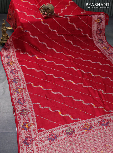 Banarasi raw silk saree red with allover thread & zari weaves and woven border