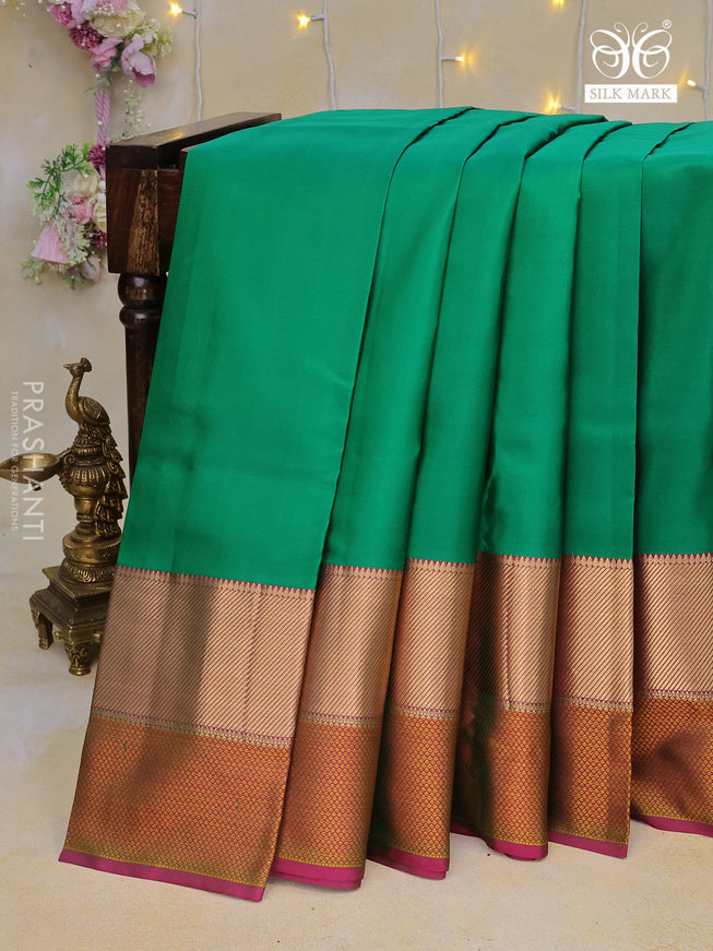 Pure kanchipuram silk saree green and dual shade of pink with plain body and zari & thread woven border