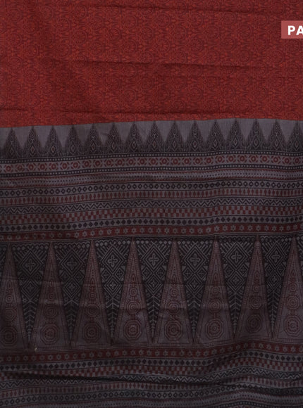 Muslin cotton saree maroon and black with allover prints and thread woven border