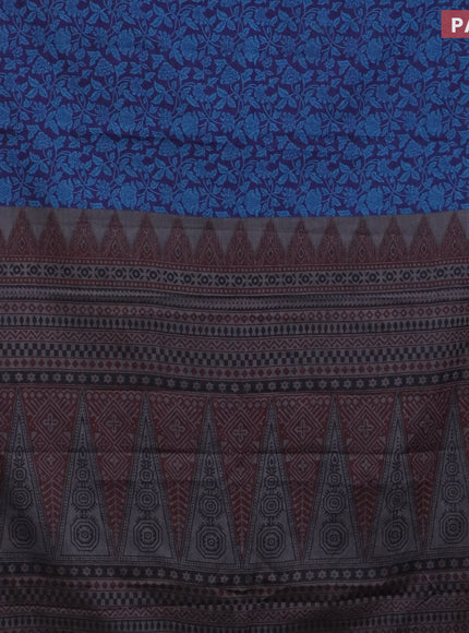 Muslin cotton saree dark blue and maroon with allover prints and thread woven border