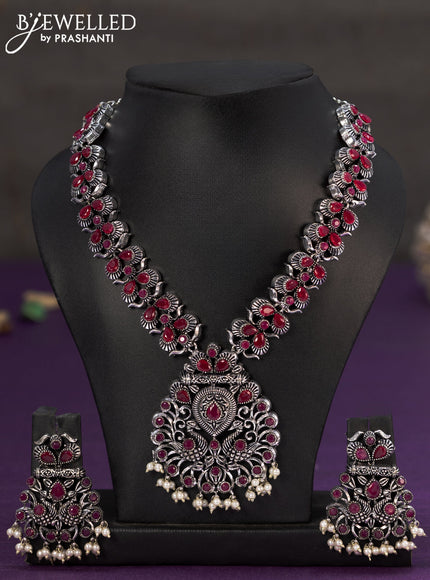 Oxidised necklace with ruby stones and pearl hangings