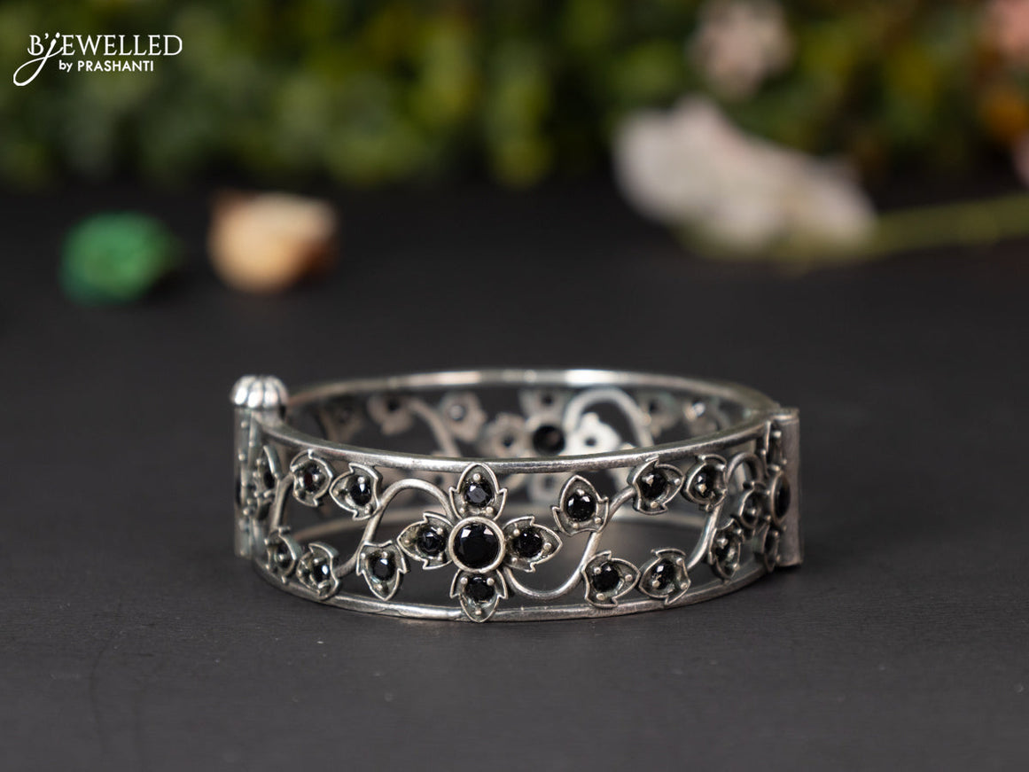 Oxidised screw type bangle with black stones