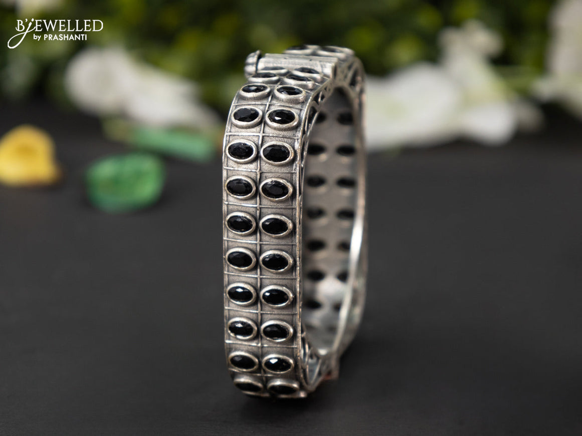 Oxidised screw type bangle with black stones