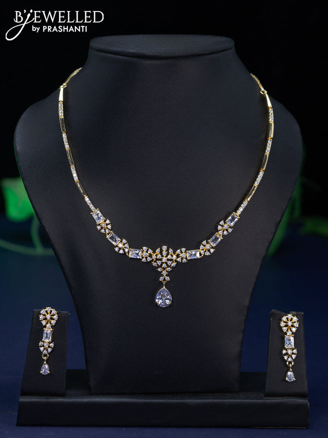 Zircon necklace with cz stones and hanging in gold finish