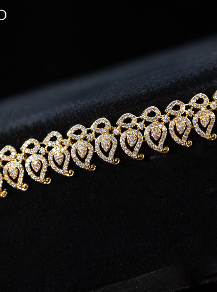 Zircon hip chain manga pattern with cz stones in gold finish