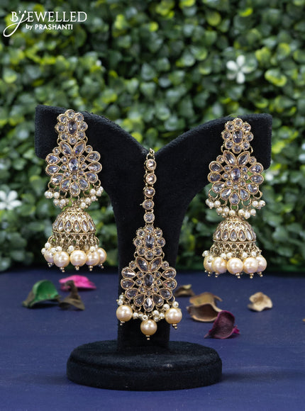 Kundan necklace with pearl hangings and maang tikka