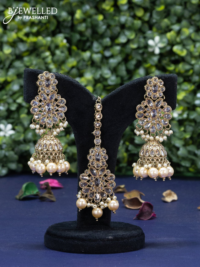 Kundan necklace with pearl hangings and maang tikka