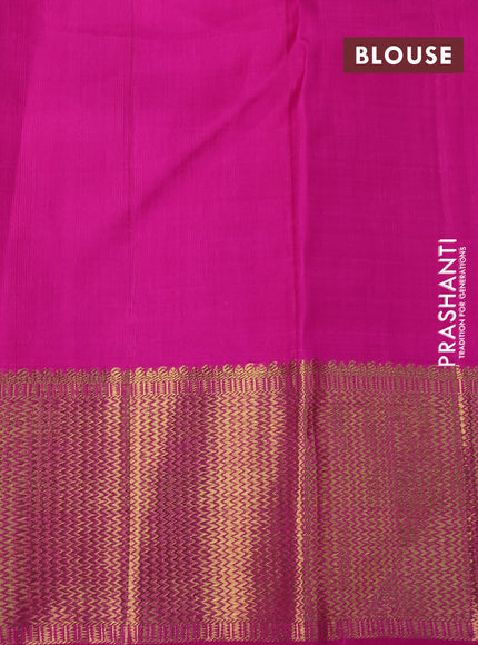 Pure kanchipuram tissue silk saree green shade and pink with allover zari woven brocade weaves and zari woven border