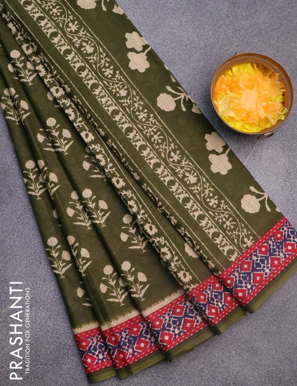 Muslin cotton saree sap green and red with butta prints and printed border