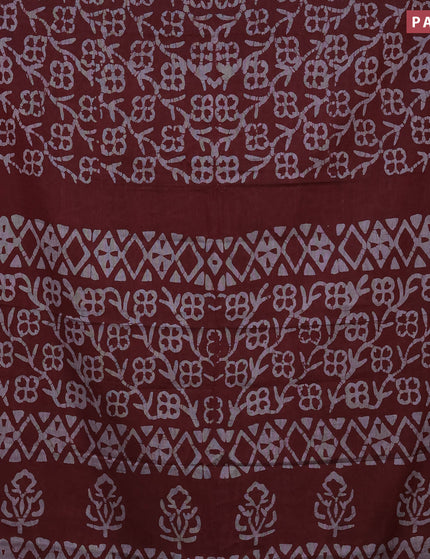 Muslin cotton saree maroon with allover batik prints and printed border