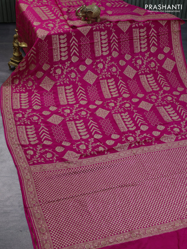 Banarasi crepe silk saree pink with allover thread & zari weaves and woven border